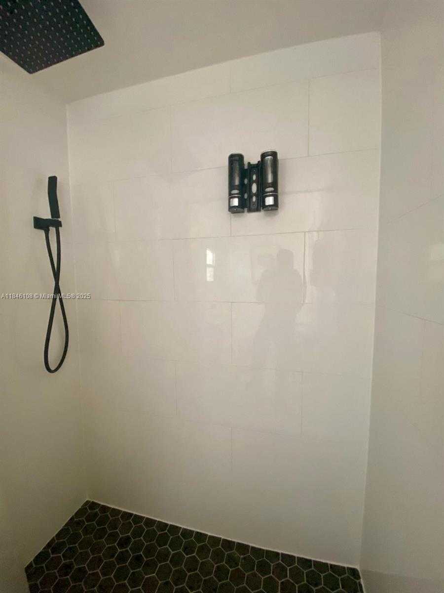 Small Image of 1420 SOUTH WEST 33RD CT, Fort Lauderdale Number 30