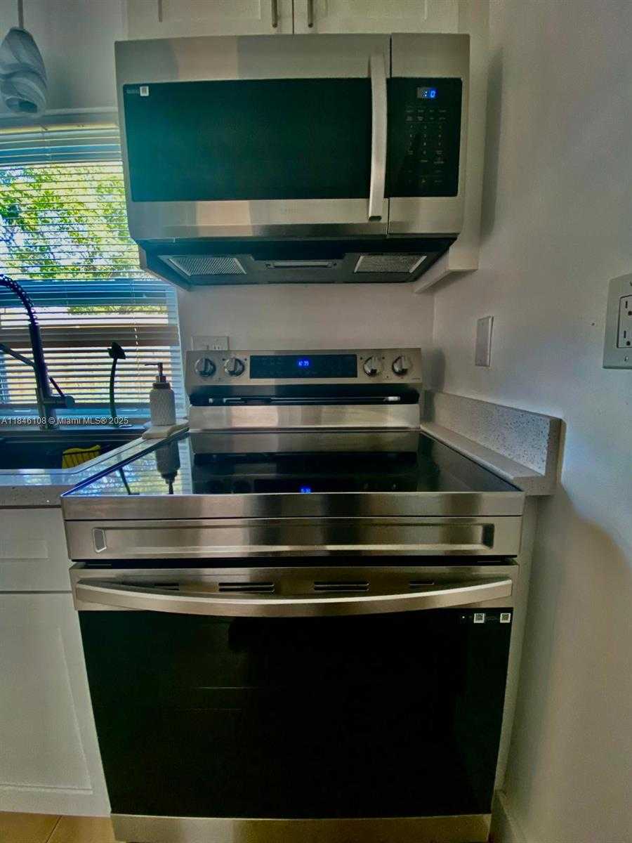 Small Image of 1420 SOUTH WEST 33RD CT, Fort Lauderdale Number 39