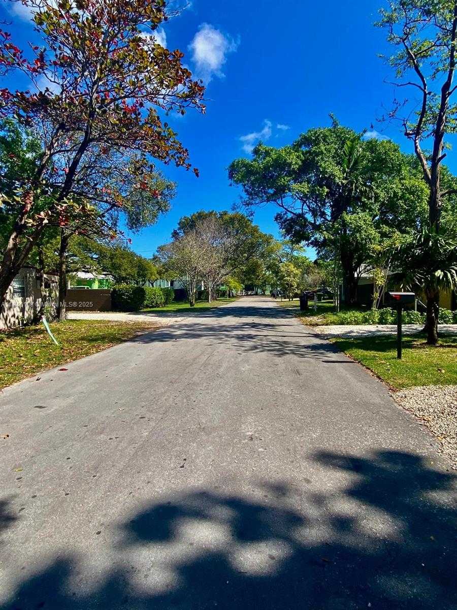 Small Image of 1420 SOUTH WEST 33RD CT, Fort Lauderdale Number 42