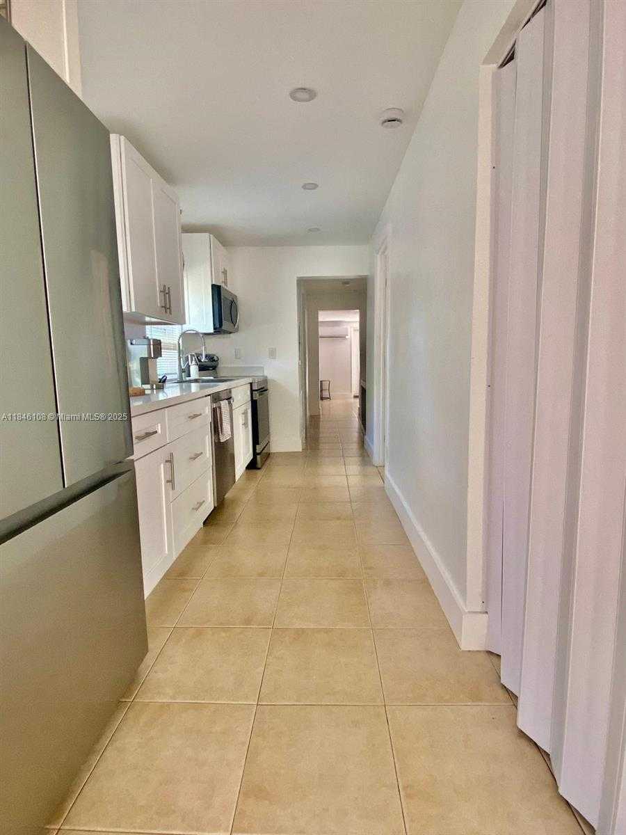 Small Image of 1420 SOUTH WEST 33RD CT, Fort Lauderdale Number 8