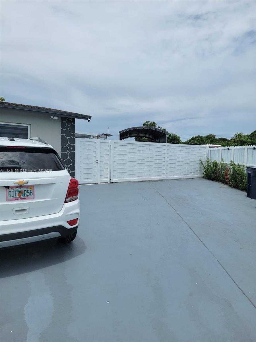 Small Image of 30730 SOUTH WEST 156TH AVE, Homestead Number 2