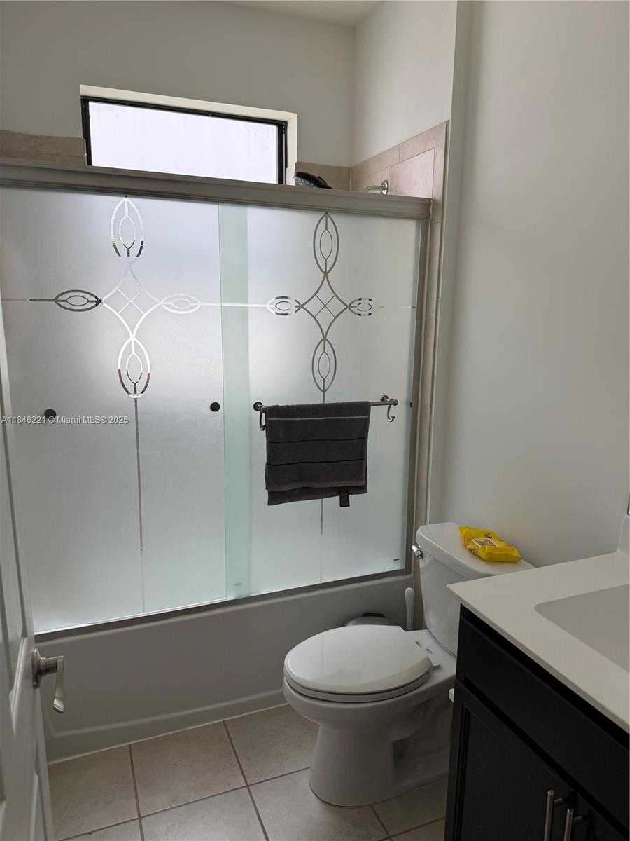 Small Image of 3523 WEST 105TH PL, Hialeah Number 27