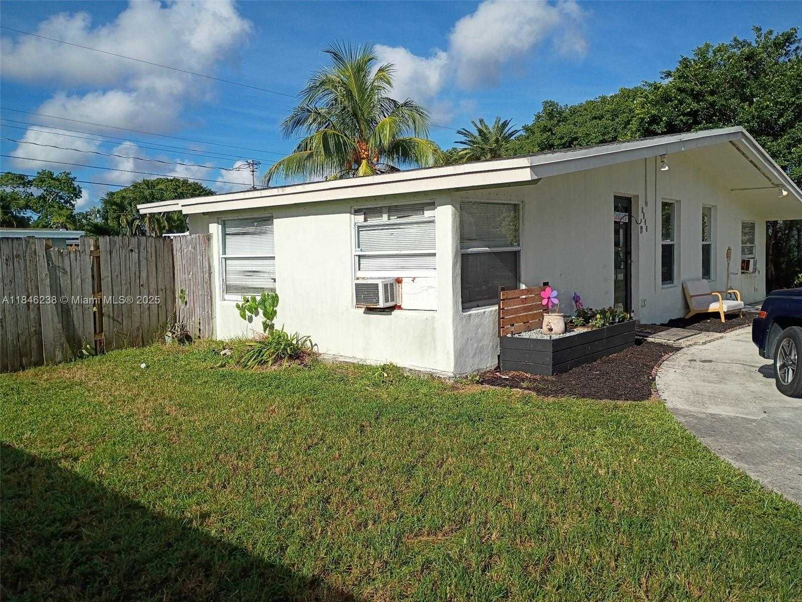 Small Image of 6144 NW 20TH CT, Margate Number 3