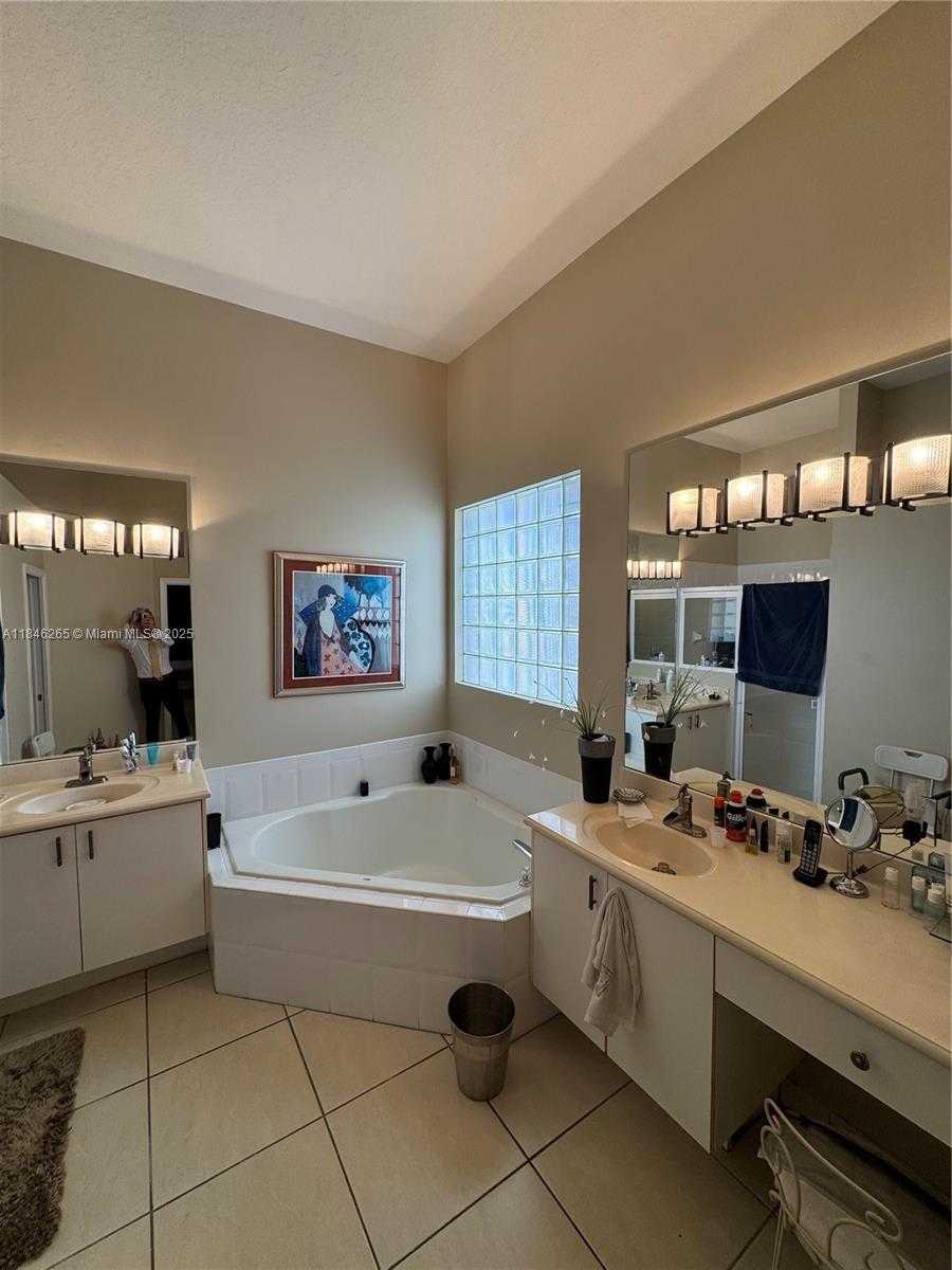 Small Image of 15379 FIORENZA CIR, Delray Beach Number 10
