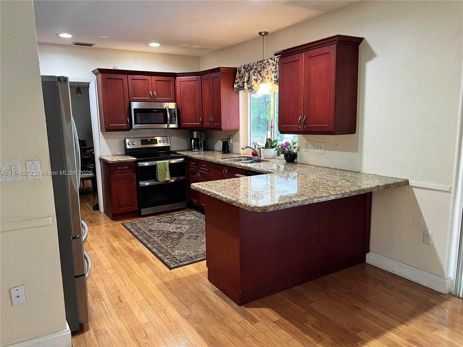 Small Image of 15424 SOUTH WEST 77TH CT, Palmetto Bay Number 11