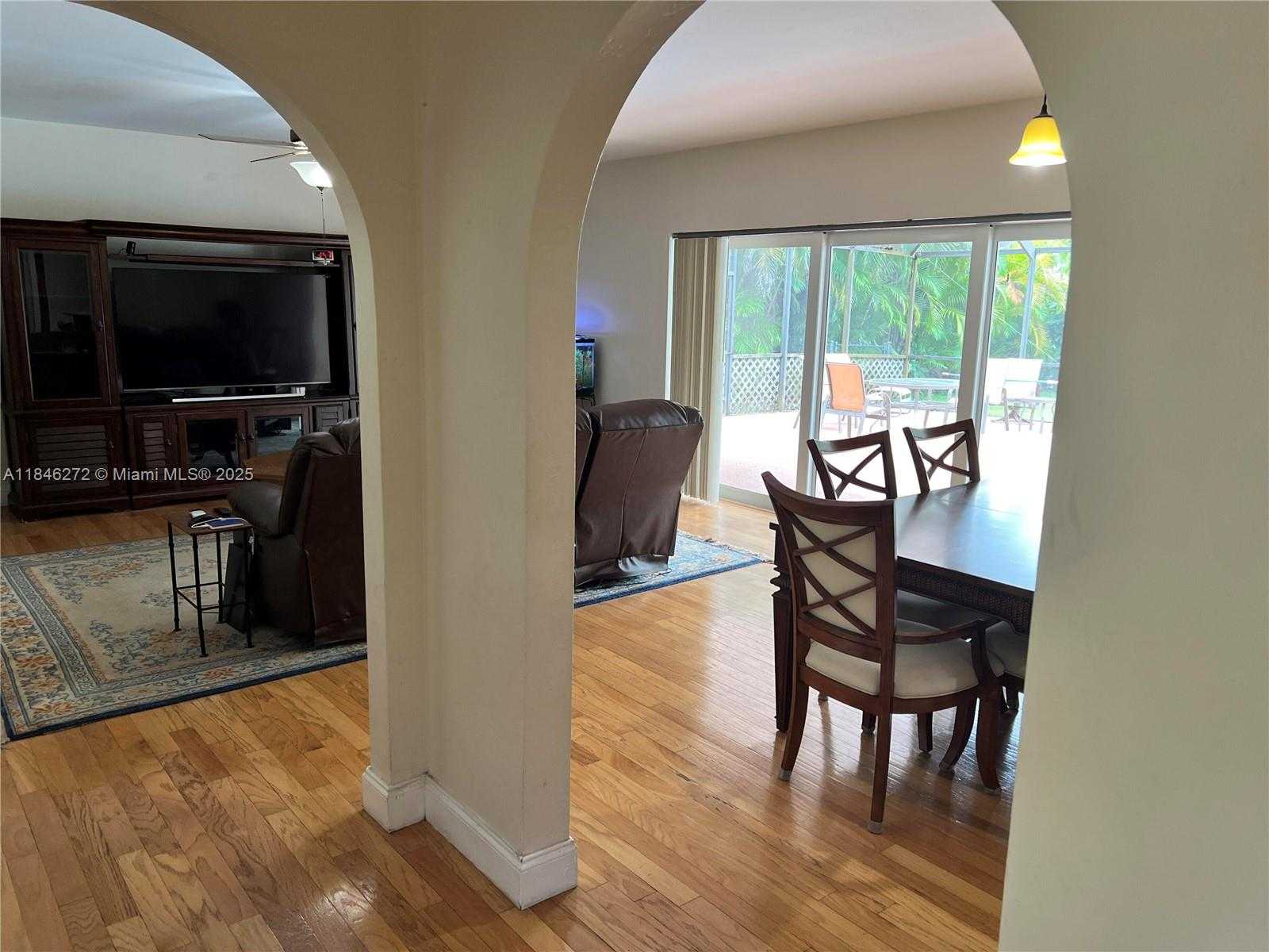 Small Image of 15424 SOUTH WEST 77TH CT, Palmetto Bay Number 15