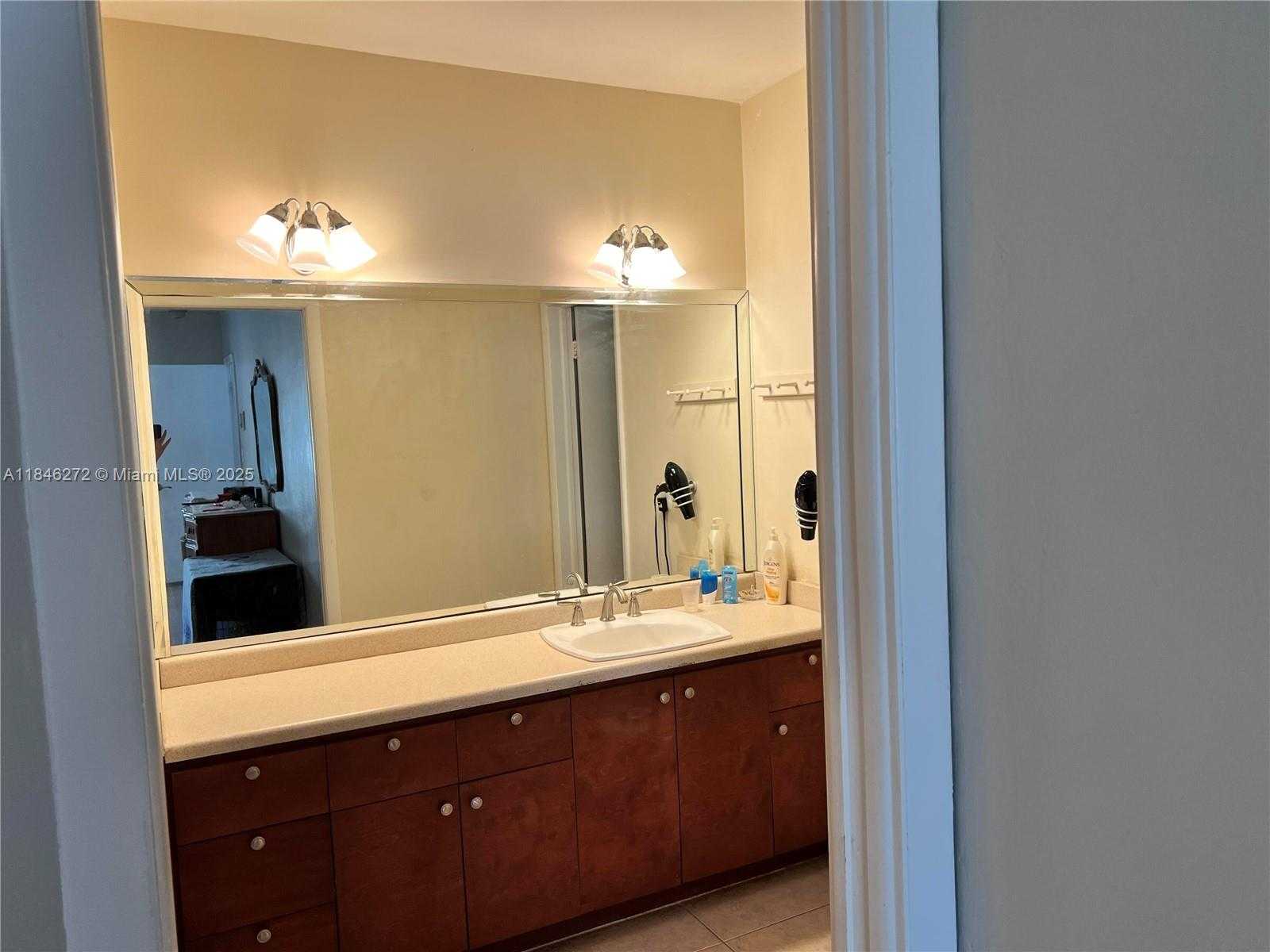 Small Image of 15424 SOUTH WEST 77TH CT, Palmetto Bay Number 22