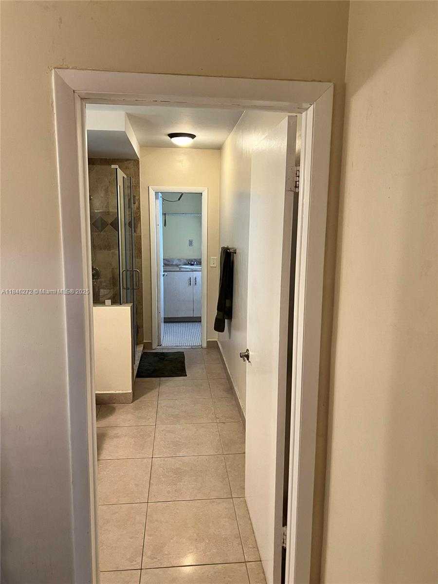 Small Image of 15424 SOUTH WEST 77TH CT, Palmetto Bay Number 26