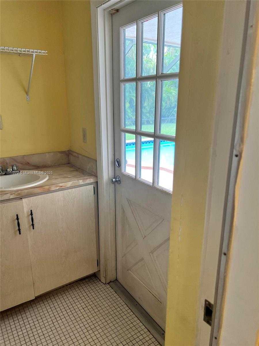 Small Image of 15424 SOUTH WEST 77TH CT, Palmetto Bay Number 30