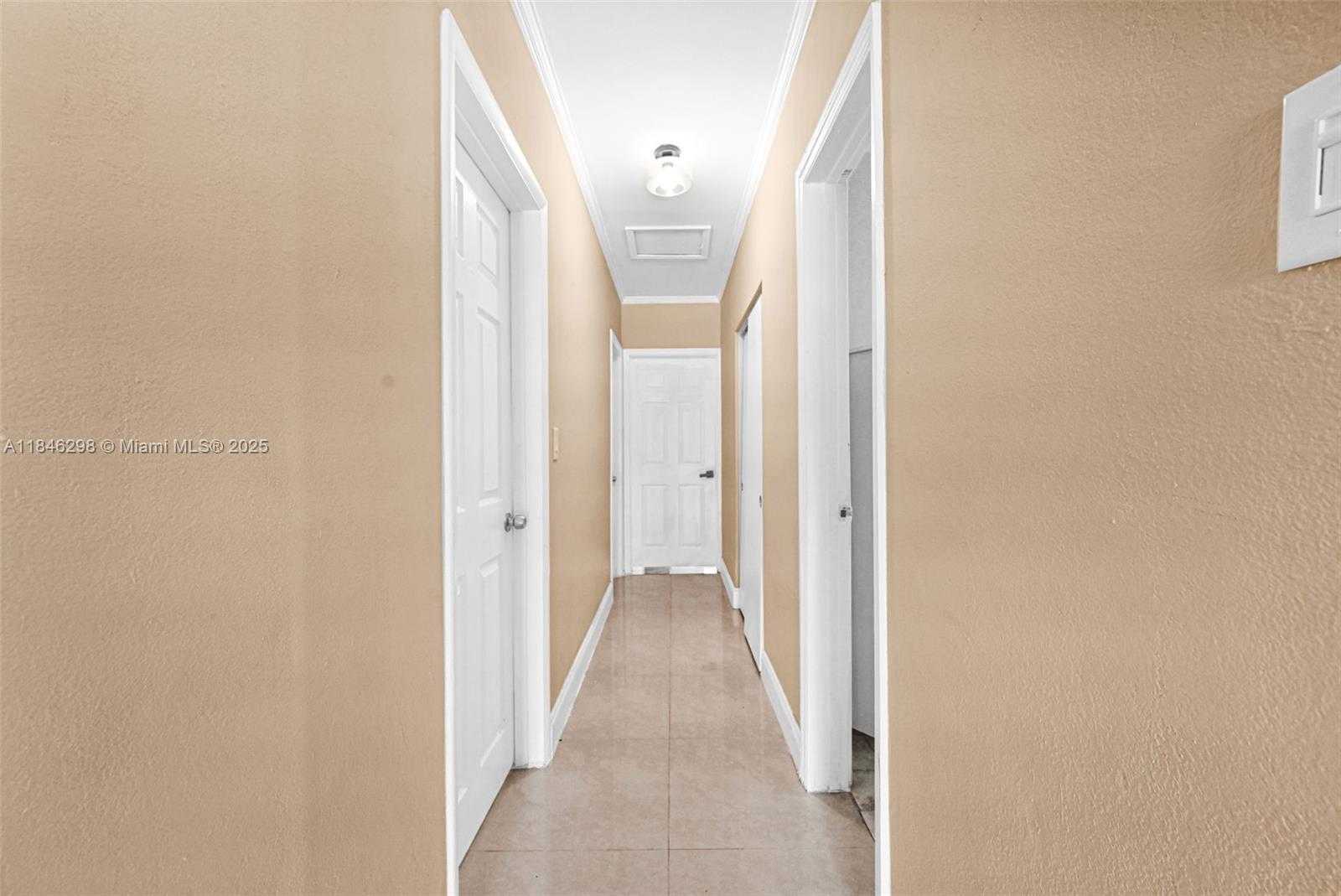 Small Image of 9740 CUTLER RIDGE DR, Cutler Bay Number 16
