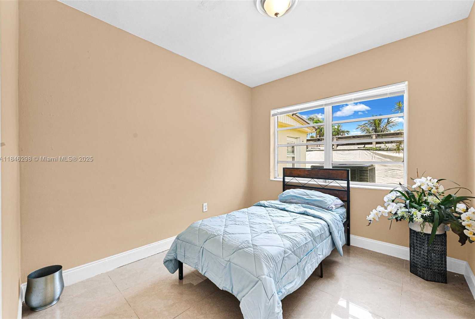 Small Image of 9740 CUTLER RIDGE DR, Cutler Bay Number 24