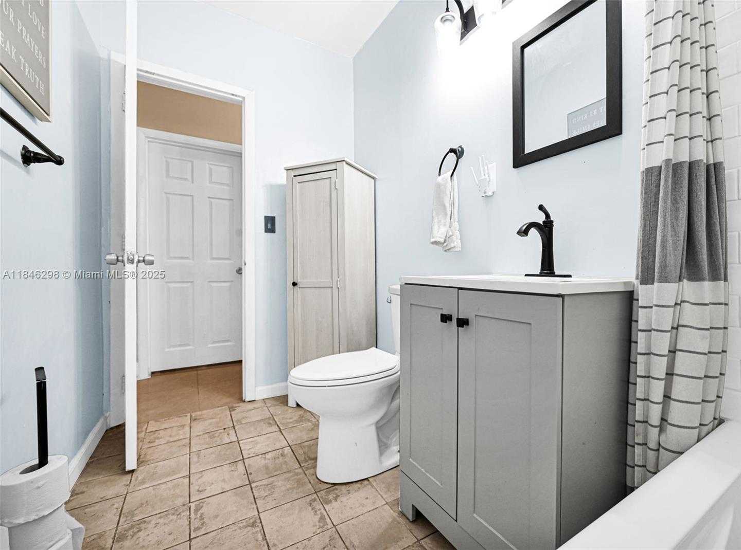 Small Image of 9740 CUTLER RIDGE DR, Cutler Bay Number 27