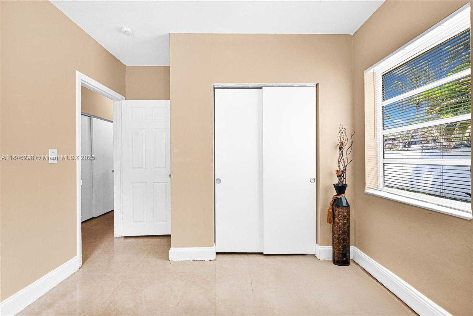 Small Image of 9740 CUTLER RIDGE DR, Cutler Bay Number 29