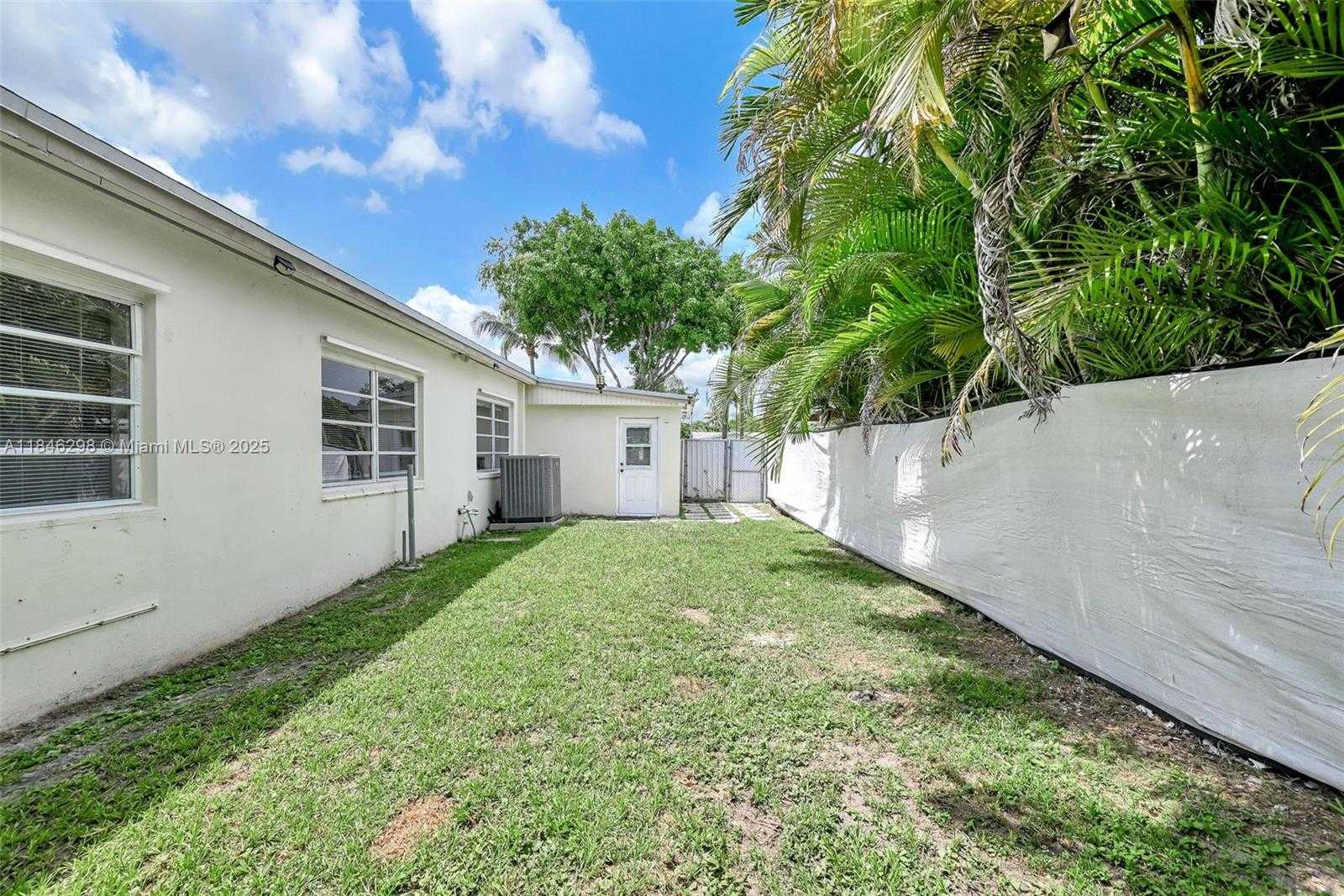 Small Image of 9740 CUTLER RIDGE DR, Cutler Bay Number 42