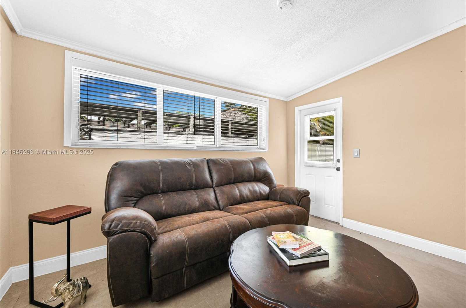Small Image of 9740 CUTLER RIDGE DR, Cutler Bay Number 5