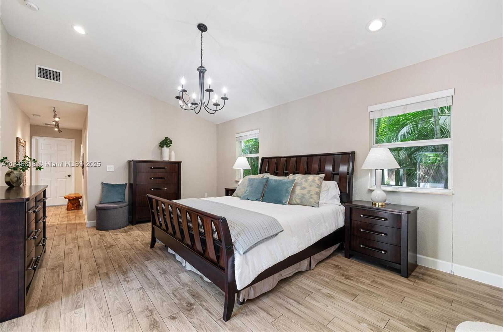 Small Image of 1020 SOUTH WEST 22ND ST, Miami Number 11