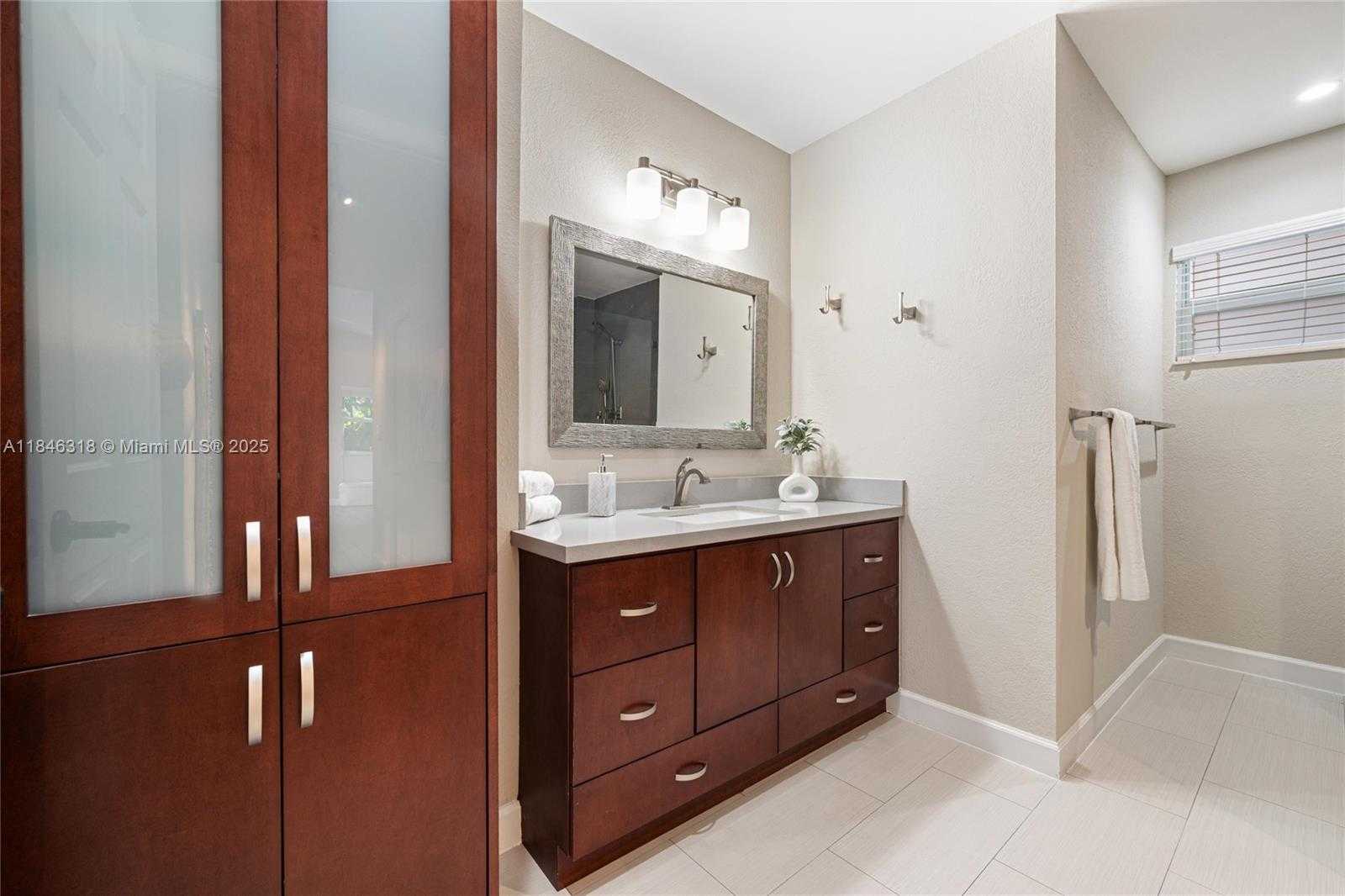 Small Image of 1020 SOUTH WEST 22ND ST, Miami Number 14