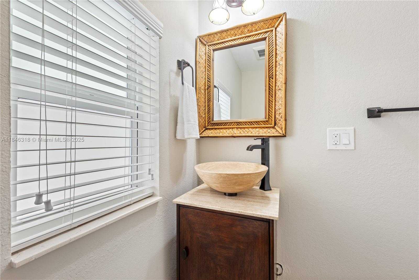 Small Image of 1020 SOUTH WEST 22ND ST, Miami Number 21