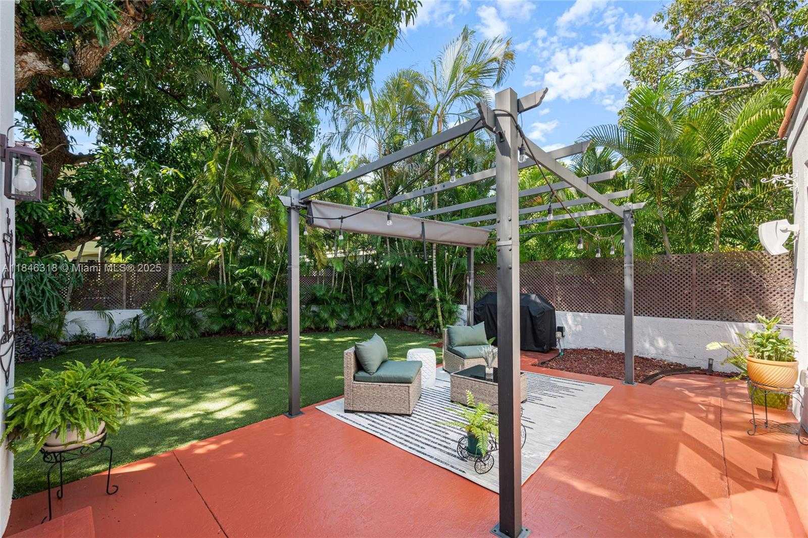 Small Image of 1020 SOUTH WEST 22ND ST, Miami Number 24