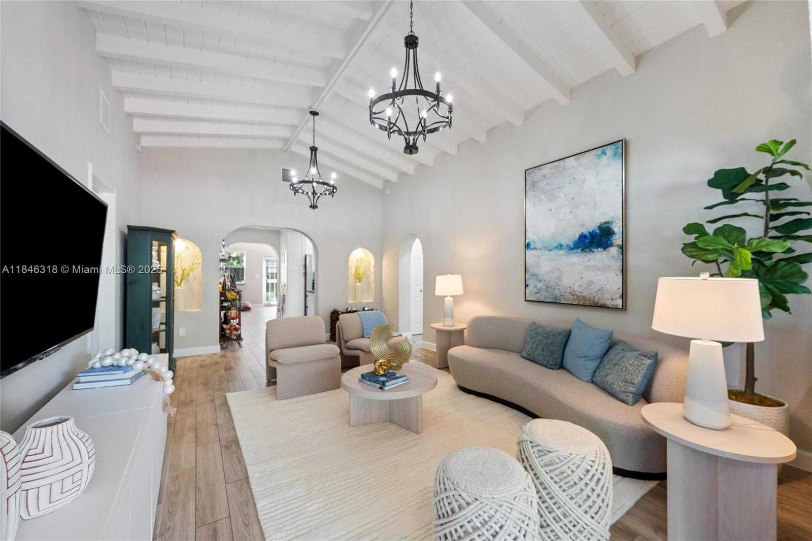 Small Image of 1020 SOUTH WEST 22ND ST, Miami Number 3