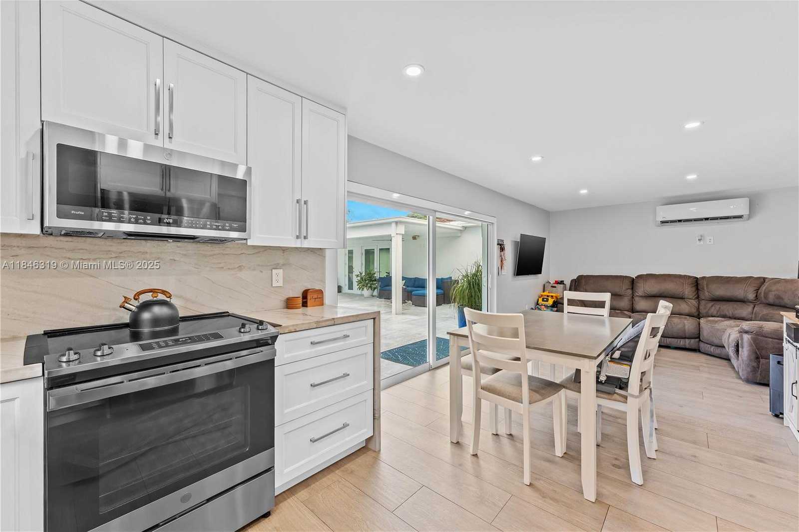 Small Image of 7425 SOUTH WEST 139TH TER, Palmetto Bay Number 49