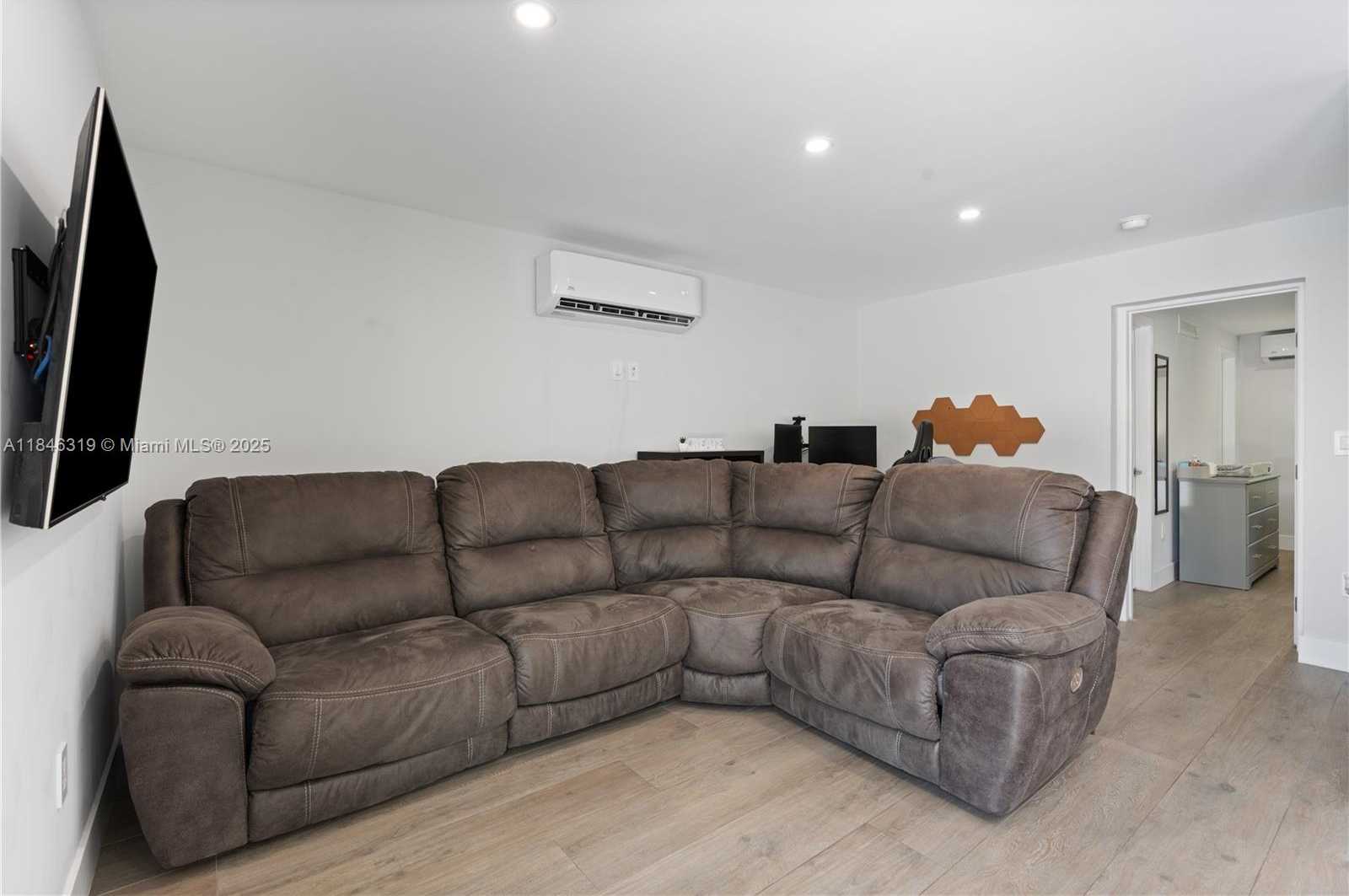 Small Image of 7425 SOUTH WEST 139TH TER, Palmetto Bay Number 50