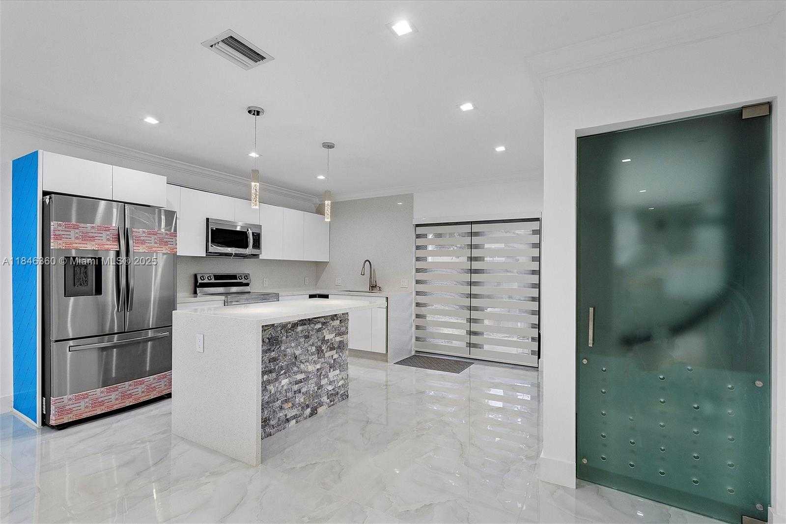 Small Image of 501 EAST 59TH ST, Hialeah Number 11