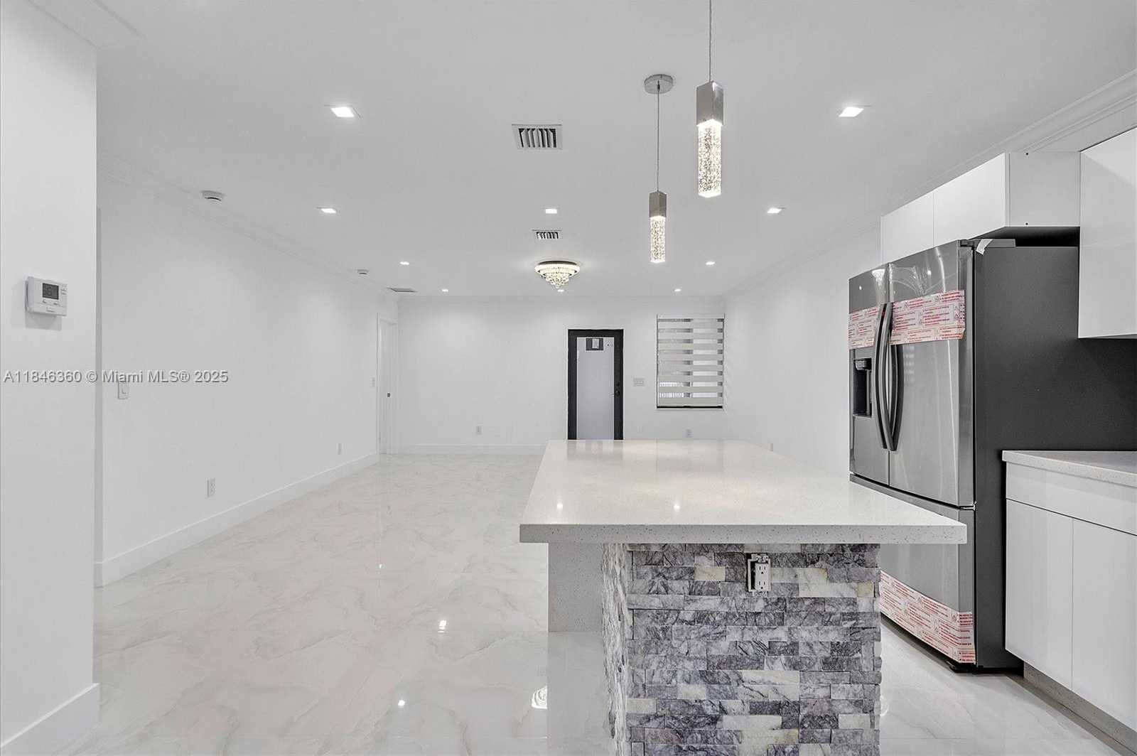 Small Image of 501 EAST 59TH ST, Hialeah Number 13