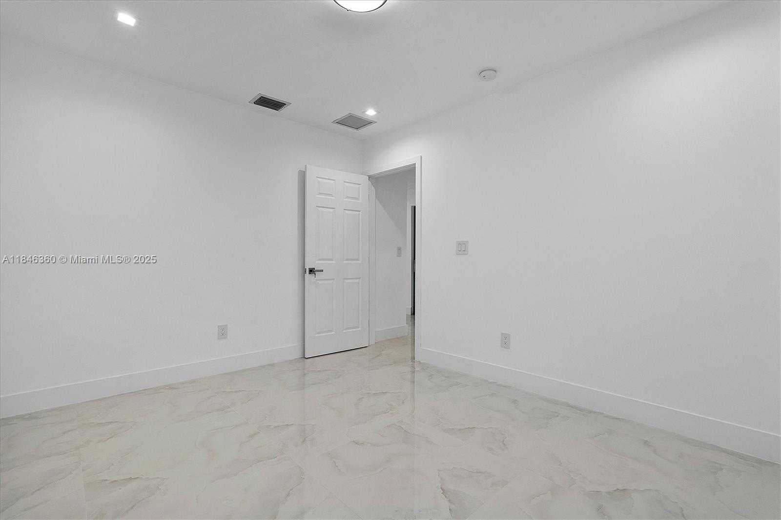Small Image of 501 EAST 59TH ST, Hialeah Number 18