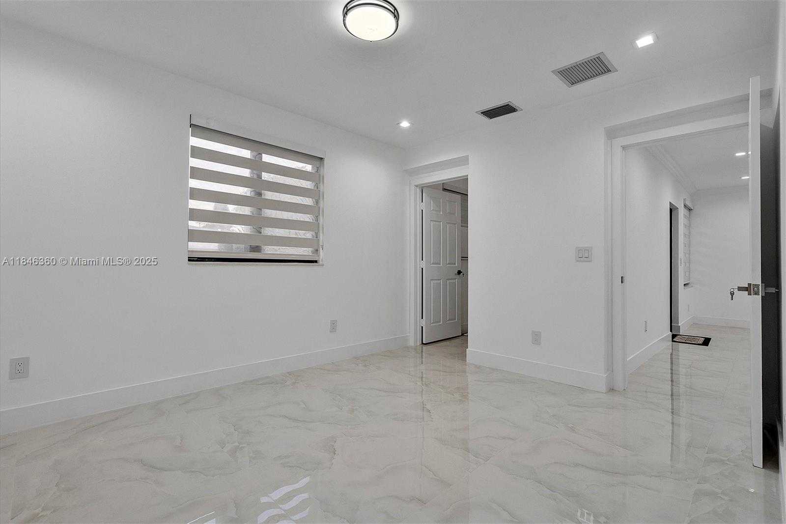 Small Image of 501 EAST 59TH ST, Hialeah Number 25