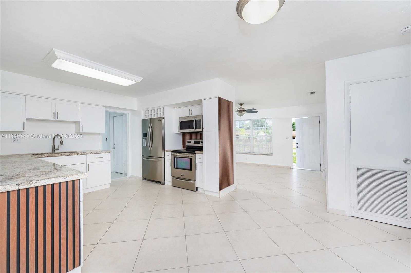 Small Image of 5420 NORTH WEST 182ND ST, Miami Gardens Number 30