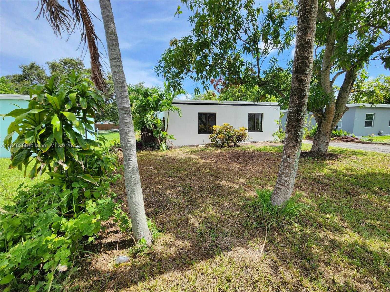 Small Image of 1766 NORTH EAST 183RD ST, North Miami Beach Number 10
