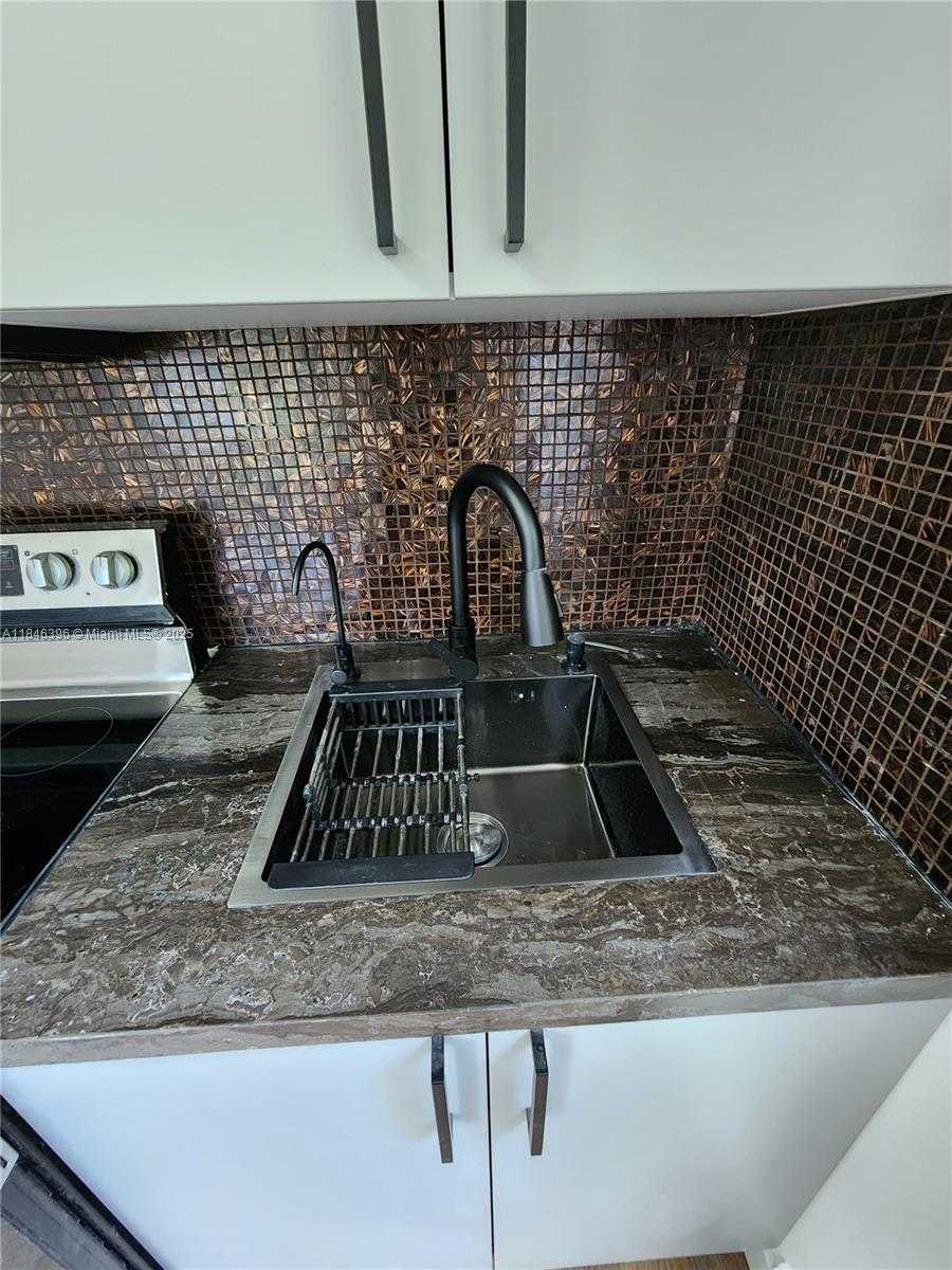 Small Image of 1766 NORTH EAST 183RD ST, North Miami Beach Number 4