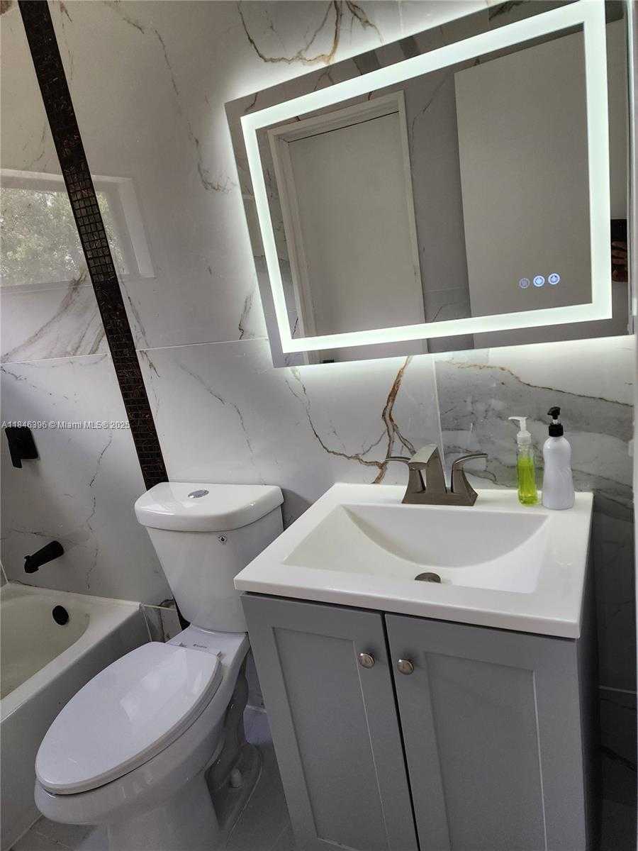 Small Image of 1766 NORTH EAST 183RD ST, North Miami Beach Number 8