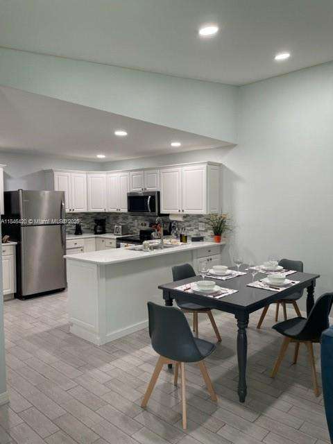 Small Image of 6396 ROYAL WOODS DR, Fort Myers Number 5