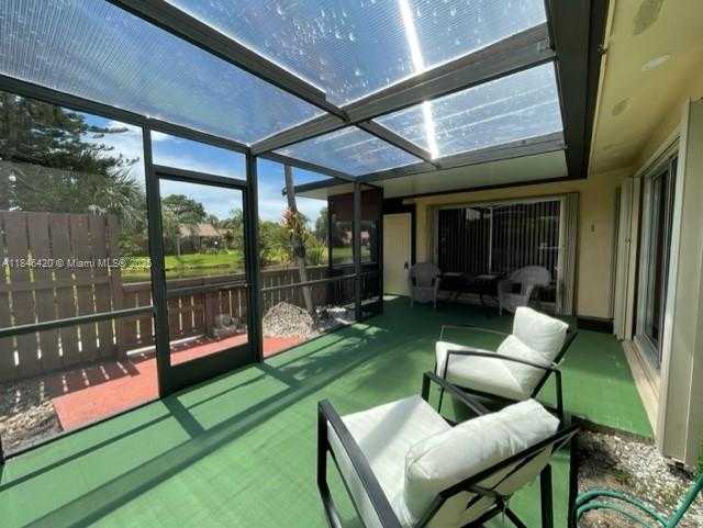 Small Image of 6396 ROYAL WOODS DR, Fort Myers Number 7