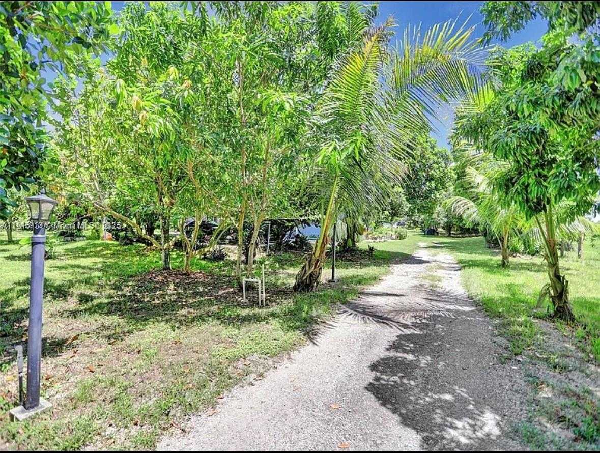 Small Image of 37225 SOUTH WEST 214TH AVE, Homestead Number 14
