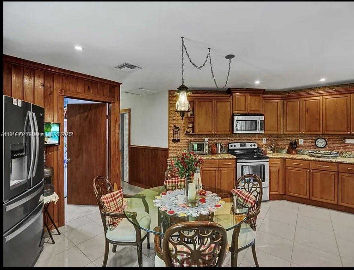 Small Image of 37225 SOUTH WEST 214TH AVE, Homestead Number 38