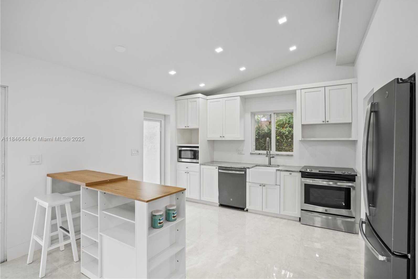 Small Image of 1724 SOUTH WEST 5TH ST, Fort Lauderdale Number 23