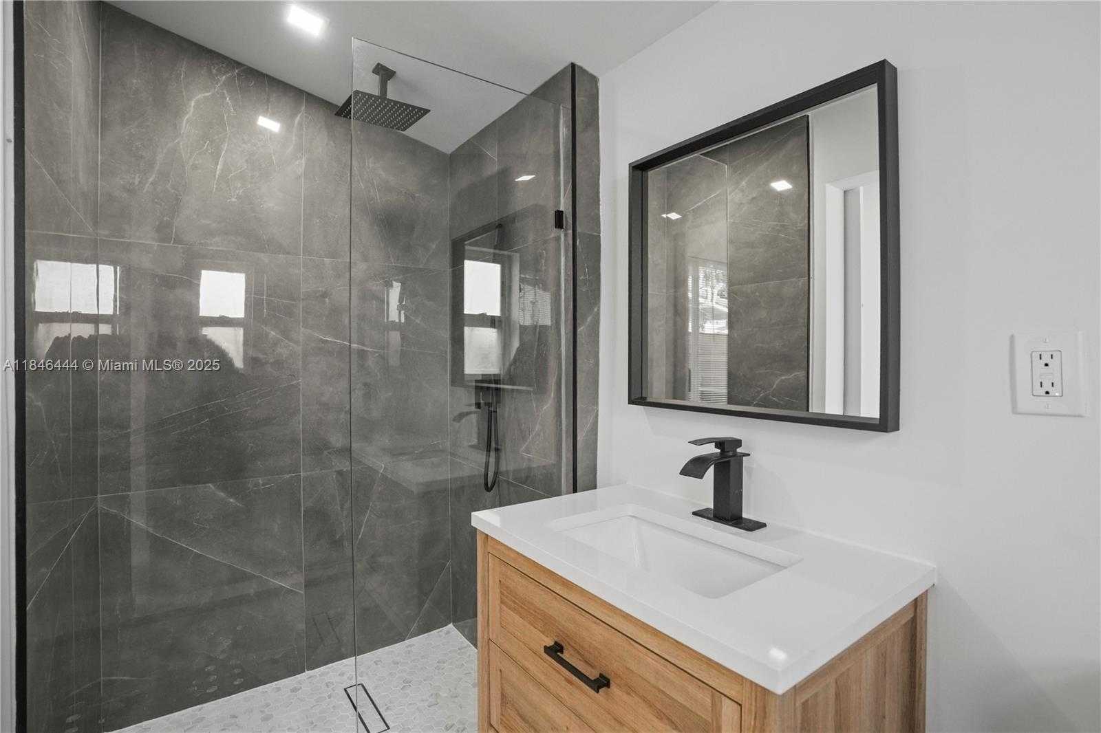 Small Image of 1724 SOUTH WEST 5TH ST, Fort Lauderdale Number 28