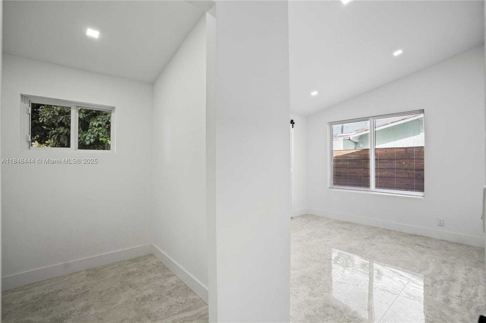 Small Image of 1724 SOUTH WEST 5TH ST, Fort Lauderdale Number 32