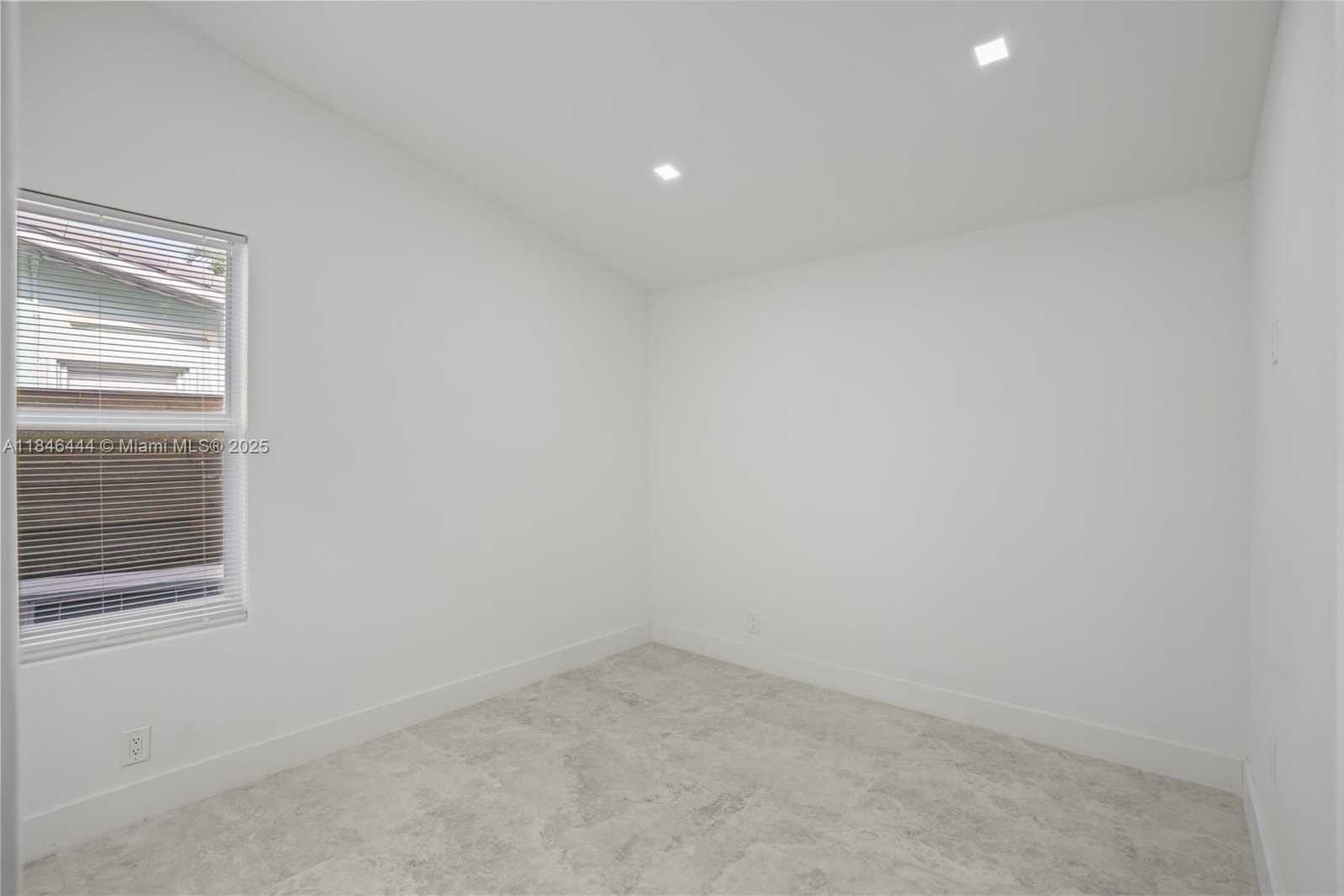 Small Image of 1724 SOUTH WEST 5TH ST, Fort Lauderdale Number 35
