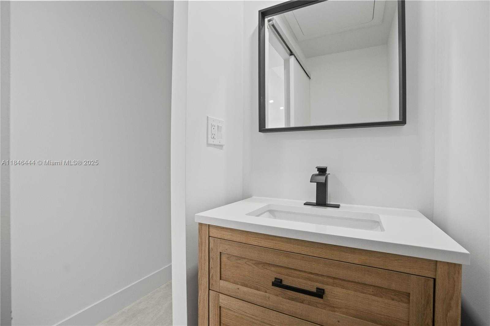 Small Image of 1724 SOUTH WEST 5TH ST, Fort Lauderdale Number 36