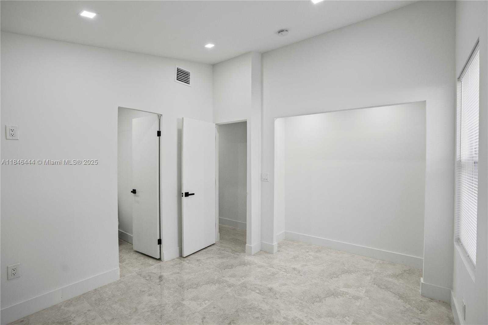Small Image of 1724 SOUTH WEST 5TH ST, Fort Lauderdale Number 39