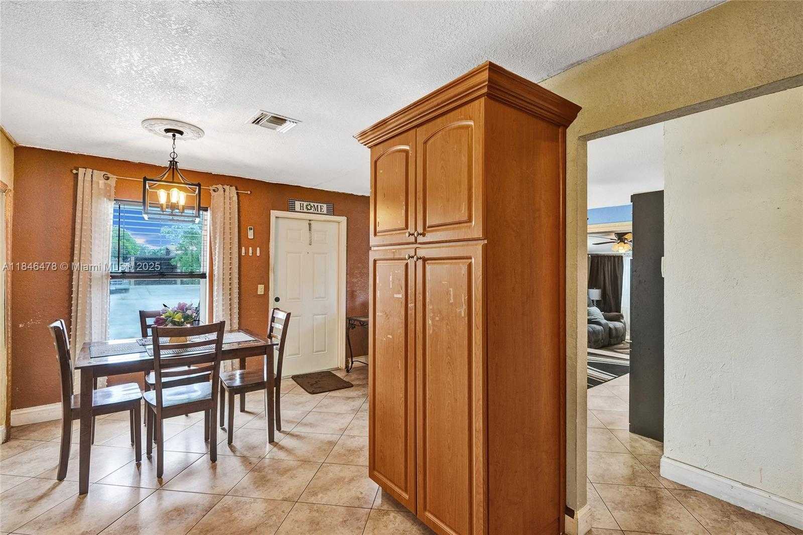 Small Image of 740 NORTH WEST 17TH ST, Pompano Beach Number 3