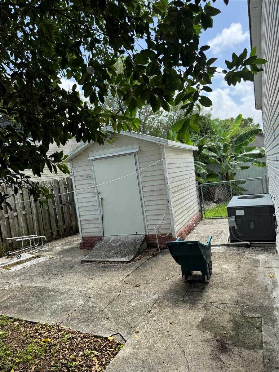 Small Image of 220 NORTH EAST 12 AVE 158, Homestead Number 3