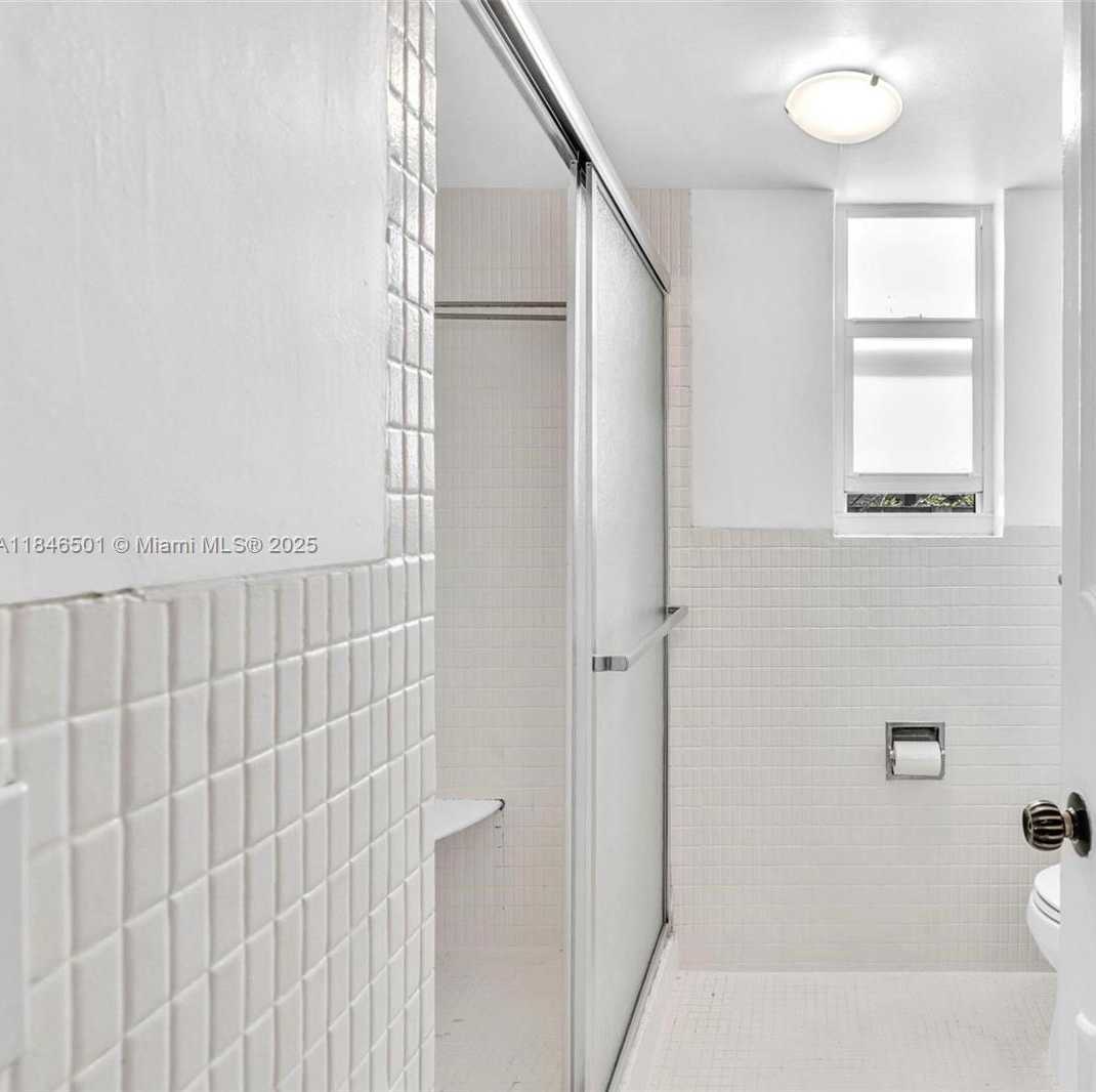 Small Image of 9524 BYRON AVE, Surfside Number 13