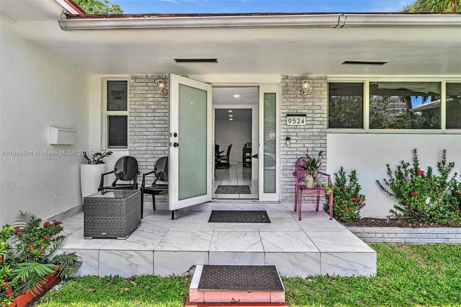 Small Image of 9524 BYRON AVE, Surfside Number 14