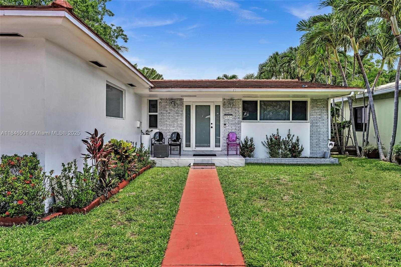 Small Image of 9524 BYRON AVE, Surfside Number 3