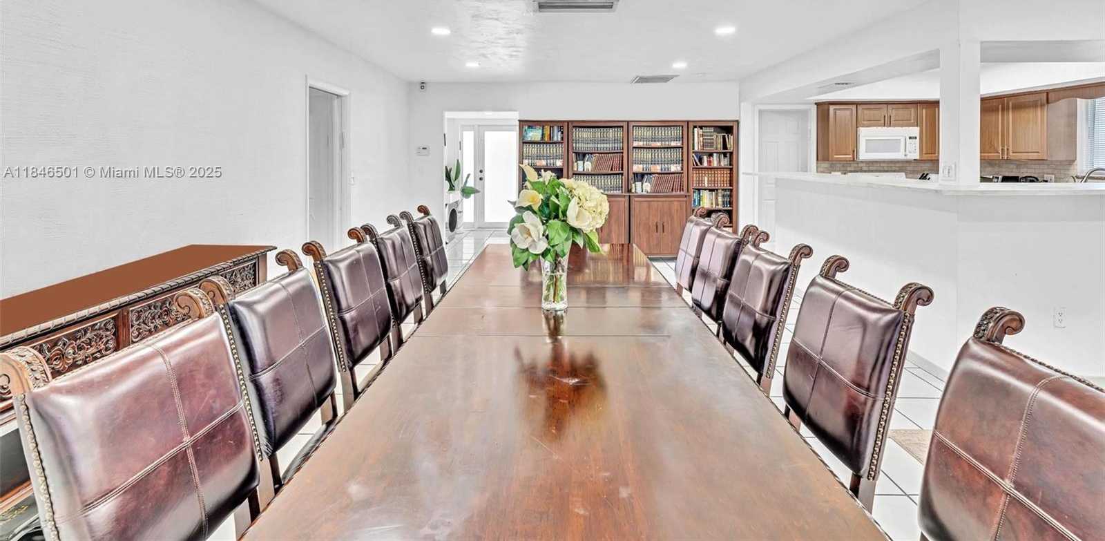 Small Image of 9524 BYRON AVE, Surfside Number 37